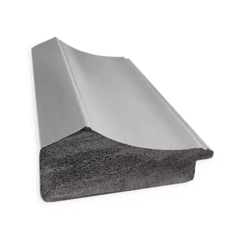 Specchio da Parete Stretto per Bagno 23"x29" con Cornice in Nichel Spazzolato Lucidato, Non Smussato, Ferramenta Inclusa