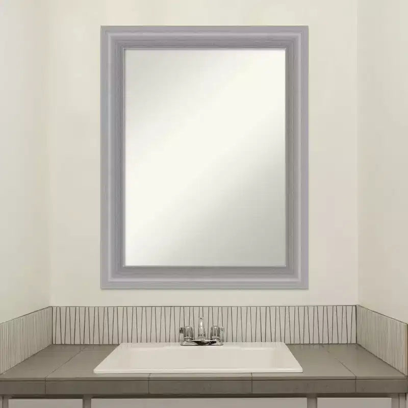 Specchio da Parete Stretto per Bagno 23"x29" con Cornice in Nichel Spazzolato Lucidato, Non Smussato, Ferramenta Inclusa