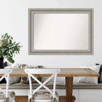 Specchio da parete rettangolare 42"x30" con cornice ornamentale spazzolata color argento e patina color peltro caldo