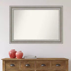 Specchio da parete rettangolare 42"x30" con cornice ornamentale spazzolata color argento e patina color peltro caldo