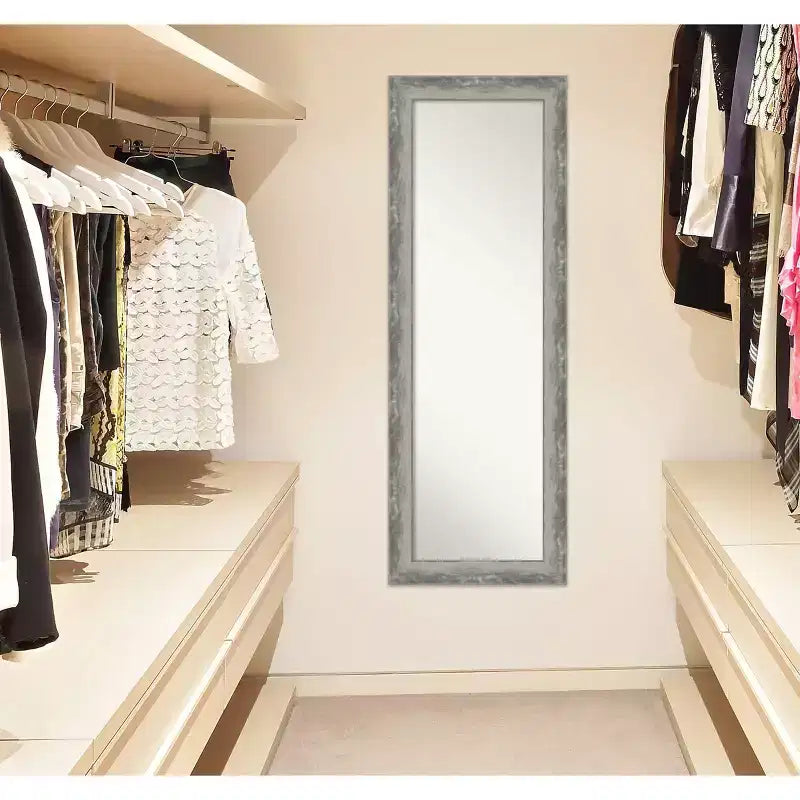 Specchio a figura intera 19"x53" da appendere alla porta con cornice sottile in argento Waveline, montaggio a parete o porta