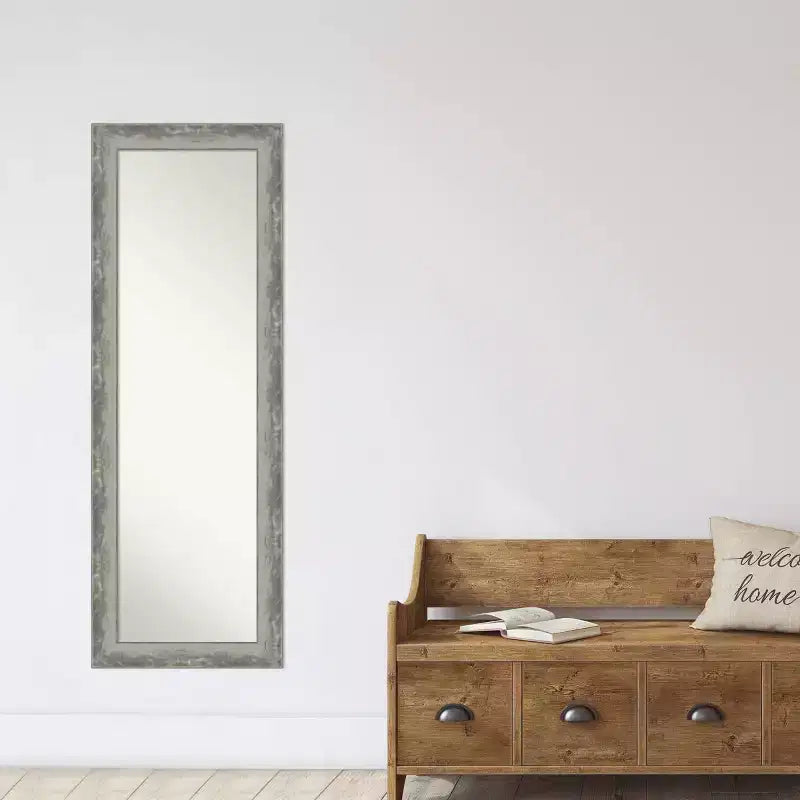 Specchio a figura intera 19"x53" da appendere alla porta con cornice sottile in argento Waveline, montaggio a parete o porta