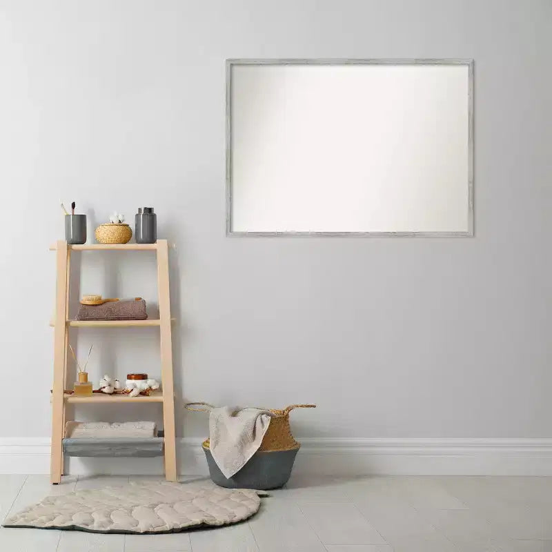 Specchio da parete in legno bianco Shiplap stretto da 39"x28" per bagno, non smussato, include hardware di montaggio