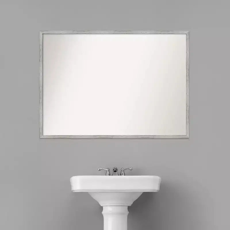 Specchio da parete in legno bianco Shiplap stretto da 39"x28" per bagno, non smussato, include hardware di montaggio