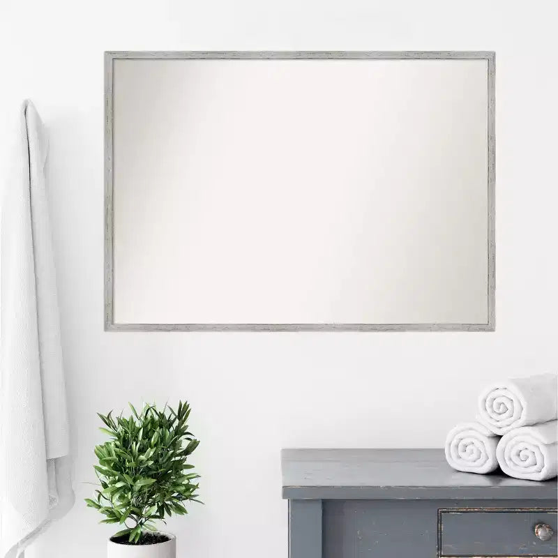 Specchio da parete in legno bianco Shiplap stretto da 39"x28" per bagno, non smussato, include hardware di montaggio