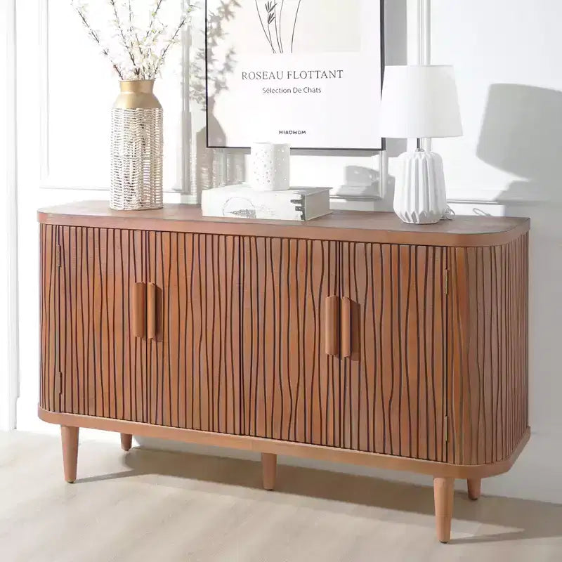 Credenza rustica d'accento da 150 cm con 4 ante ondulate e 2 ripiani regolabili per soggiorno e sala da pranzo
