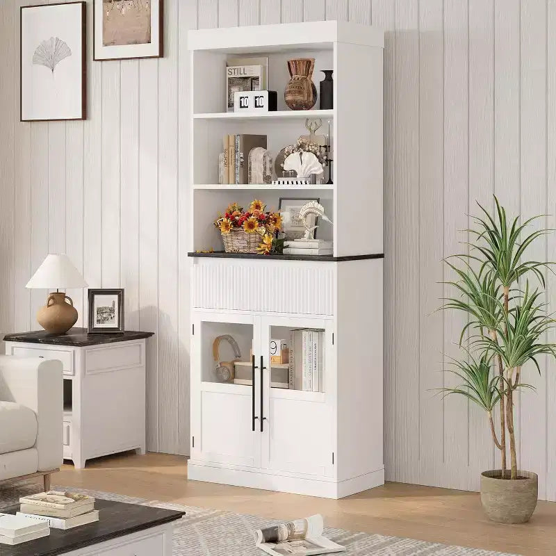 Dispensa alta 178 cm con ante in vetro, 3 ripiani aperti e cassetto scanalato, finitura legno di pero