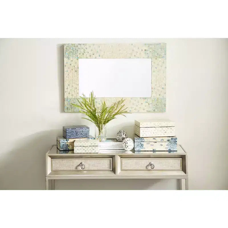 Specchio da Parete a Mosaico Artigianale in Madreperla con Angoli Blu, 61x91 cm, Crema