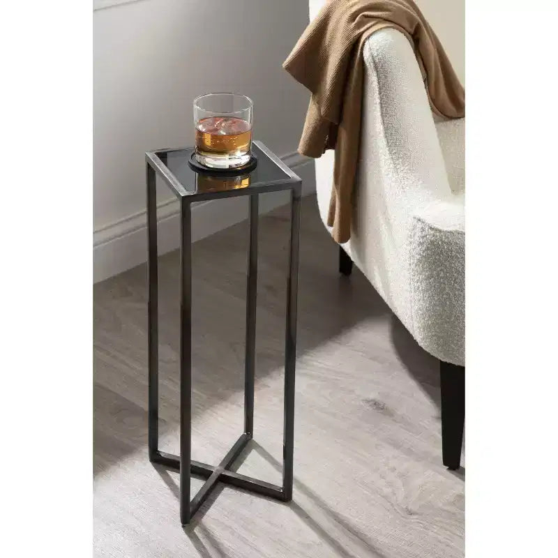 Tavolino da bibite in metallo dorato squadrato con piano in vetro e piedini in gomma, 17,8x17,8x53,3 cm, compatto