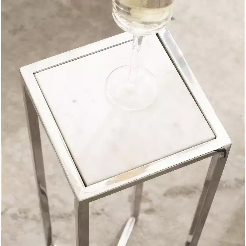 Tavolino da bibite in metallo dorato squadrato con piano in vetro e piedini in gomma, 17,8x17,8x53,3 cm, compatto