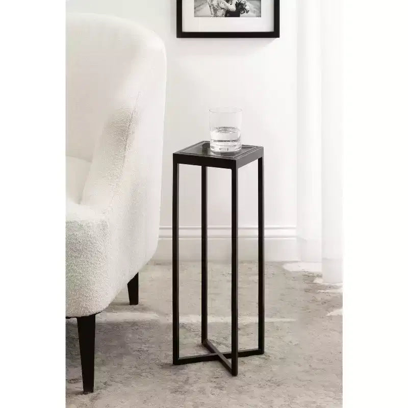Tavolino da bibite in metallo dorato squadrato con piano in vetro e piedini in gomma, 17,8x17,8x53,3 cm, compatto