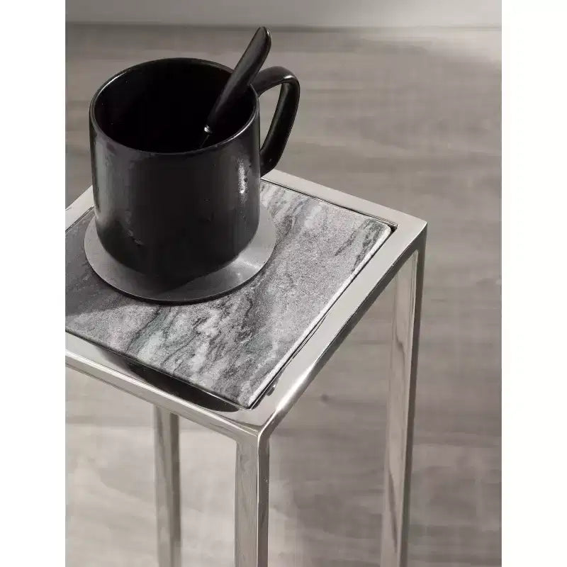 Tavolino da bibite in metallo dorato squadrato con piano in vetro e piedini in gomma, 17,8x17,8x53,3 cm, compatto