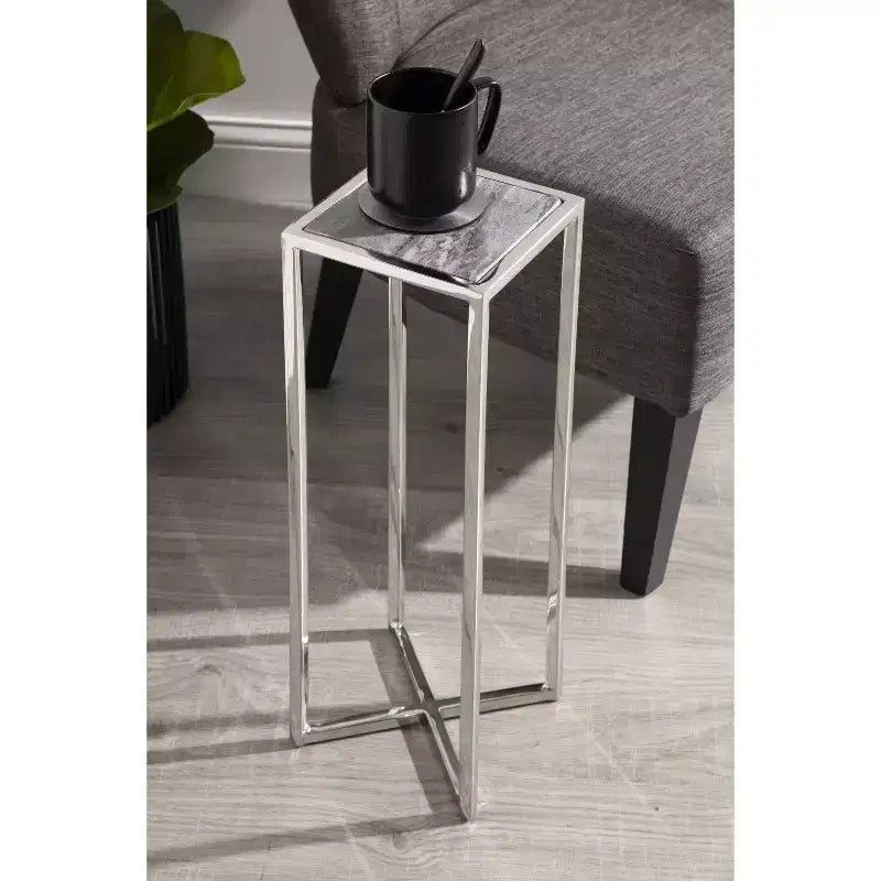 Tavolino da bibite in metallo dorato squadrato con piano in vetro e piedini in gomma, 17,8x17,8x53,3 cm, compatto
