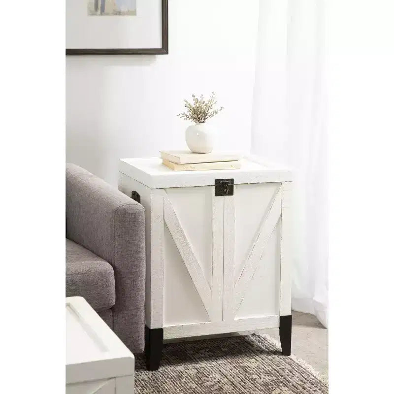 Tavolino Contenitore Rettangolare in Legno con Design a Porta di Fienile, Bianco Anticato, 53x68x38 cm