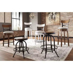 Sgabello da bar alto imbottito girevole con schienale basso curvo e gambe in legno, altezza seduta 76,8 cm, rustico